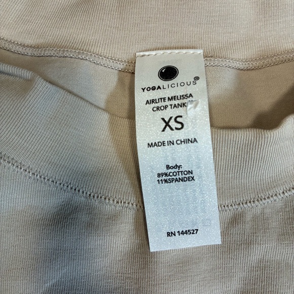 Yogalicious Airlite Melissa Crop set of 3 - Picture 3 of 5